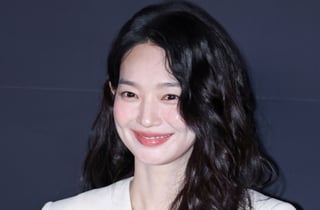 사랑받는 신민아, 통통 볼살에 보조개 쏙..러블리