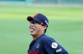 [한번에쓱]하.. 덥다! '김건우와 선발대결' 롯데 박세웅