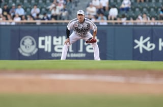 '성적 부진→2군행 통보' FA 핵심 베테랑, 복귀하자마자 2안타라니 "타석에 들어섰을 때..." 들려온 게 있었다