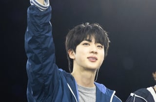 방탄소년단 진, 아이돌픽 56주 연속 1위 달성..위클리 최다 득표