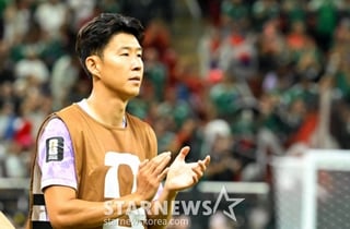 '손흥민 또 교체 아웃' 日 매체 조명 "韓 절대적 에이스 침묵, 후반 12분 만에 교체"