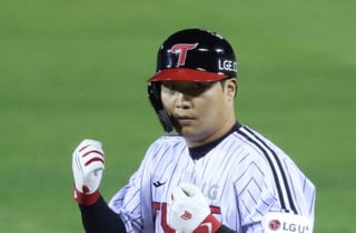 대단하네 '문보경 8회말 김택연 상대 역전 스리런포 작렬' LG, 두산에 4-2 극적 역전승 '위닝시리즈 예약' [잠실 현장리뷰]
