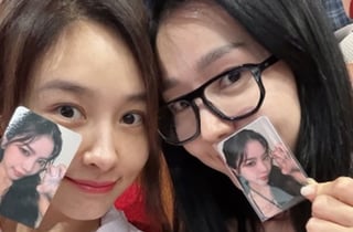 '미국댁' 핑클 이진, 오랜만 포착된 韓근황..옥주현과 마마무 콘서트 인증