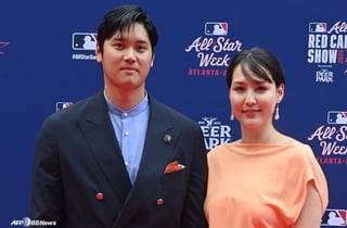 '1년 2개월 만에 또 임신?' 오타니 둘째 출산 향한 日 '연년생' 비판 폭발! "산모 몸 생각 안하나"