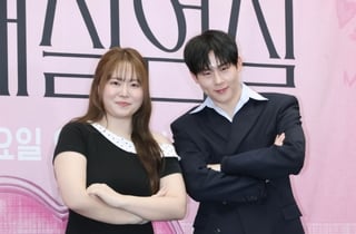 찰스엔터-주헌 '포즈는 당당하게'[★포토]