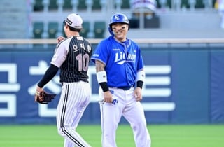 43세 최형우가 안타 치고 도루하고 다 했다! 차갑게 식은 삼성 물방망이, 추신수 제친 KBO 최고령 기록이 반갑지 않다