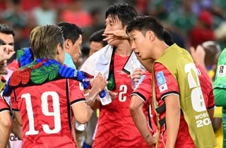 [한번에쓱]선수들 챙기기 바쁜 '더위식힐 시간이다!' 손흥민