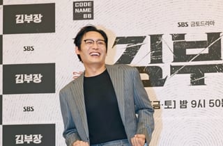 최대훈 '춤 추는거 아니에요'[★포토]