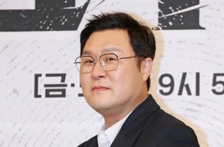 윤경호 '표정은 시크하게'[★포토]