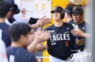 '페문강노허' 동반 폭발, 화이트 4승 제대로 도왔다... 'SSG 천적' 한화 8-1 대승 [인천 현장리뷰]