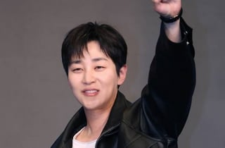 딘딘, 홍명보 감독 강도 높게 비판.."먼저 책임지고 사과했어야"