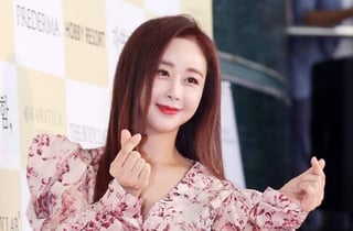 함소원, 주차 중 전봇대 충돌..골반 골절로 결국 수술