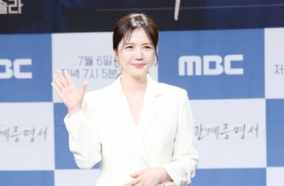 임지은, 우아함 가득한 화이트 수트[★포토]