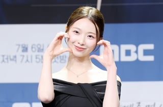 박솔라, 애교 가득한 볼하트[★포토]