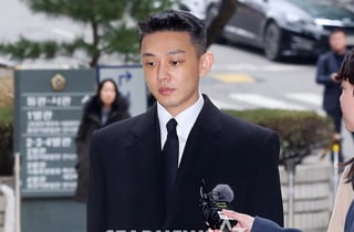 마약 해도 잘나가는 유아인..50억 이적설→천만 감독 '뱀피르' 출연설 [★FOCUS]