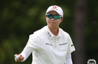 "안 좋은 컨디션에서도..." 그래서 더 대단한 김효주, 2R도 2위 수성... 문정민 선두 점프 [KLPGA]