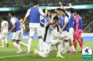 강원 2위 됐다! 전북 원정서 2-1 짜릿승→'3연승+6G 무패'... 2년전 드라마 재현하나 [전주 현장리뷰]