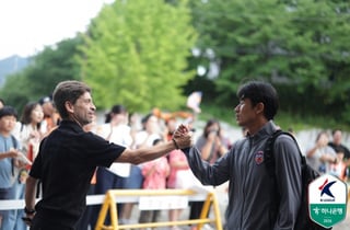 "감독님이 하고 싶은 대로 하라더라" 정조국 코치... 제주, 2연패 탈출 키워드는 '피니시' [김천 현장]