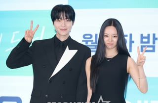 황인엽-이혜리 '포즈는 깜찍하게'[★포토]