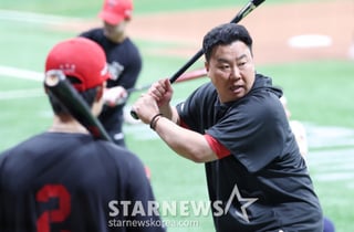'올인' KIA "롯데전 포스트시즌처럼 치를 것" 총력전 선언 이범호 감독 왜? [부산 현장]