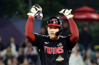 '기회 주니 잘하네' 이재원 2안타-문정빈 홈런 폭발! LG, 삼성 8-2 꺾고 1위 재탈환 [대구 현장리뷰]