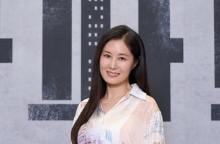 '아파트' 문소리 "파인애플 머리 감는 데만 1시간, 촬영 끝나고 다 잘라"