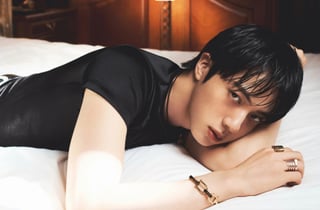 '美의 남신' 방탄소년단 진 엘르 8월호 표지 6종 판매 1위부터 '줄 세우기'..인기 No.1