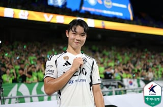 '앳된 미소·무서운 재능' 2008년생 김예건, 현대가 더비서 대형사고 쳤다... 전북, 울산에 3-1 완승