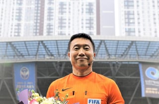 이러는데 韓 심판 신뢰할 수 있나, 같은 경기마저 '일관성 실종'→현대가 더비 '황당 판정' 논란