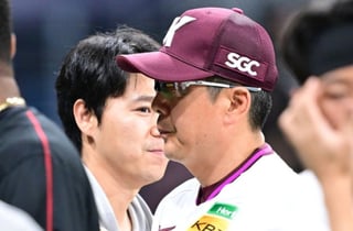 '8년 80억' 하영민이 가장 먼저 떠올린 이름은 홍원기였다! "선발의 루틴을 알려주신 감독님" [현장 인터뷰]