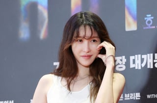 이지아, 볼하트도 살짝[★포토]