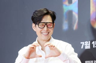 이정재, 하트 아닌 사과모양[★포토]