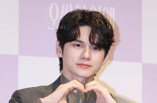 옹성우 '여심 잡는 손하트'[★포토]