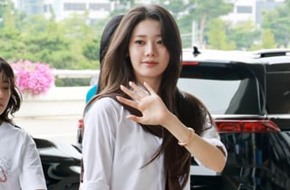 베이비몬스터 로라 '예쁘게 인사' [★포토]
