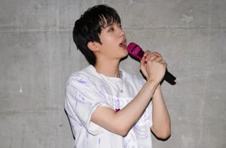 "석진아 재킷 벗어! 유럽은 이미 너무 더워!" 방탄소년단 진 민소매 팬사랑→독일서도 완벽 '세이렌' 라이브