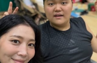 오윤아, 재혼 발표 후 子송민과 밝은 근황 "하얗게 불태웠다"