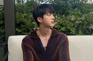 방탄소년단 진, '세계 4대 패션위크 화제의 순간 톱5' 유일 男아이돌..W KOREA