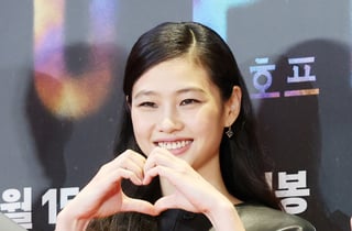 '호프' 정호연, 월드컵 결승전 깜짝 등장..韓 배우 최초[스타이슈]