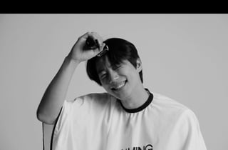 이준영, 오늘(21일) 현역 입대..셀프 삭발 현장 포착 [스타이슈]