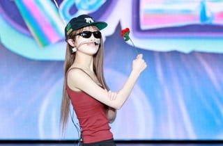 예나 '장미꽃 프로포즈~'[★포토]