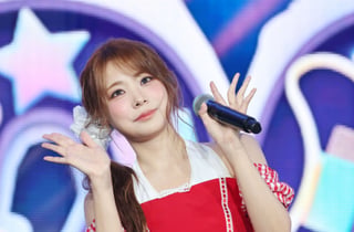 [ACON2026]QWER 시연 '사랑스런 손인사'[★포토]