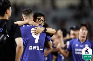 '이정효호' 수원, 최대 숙원 '다이렉트 승격' 흐름 탔다... '우승 후보' 2연속 격파→어느새 선두와 '승점 동률'