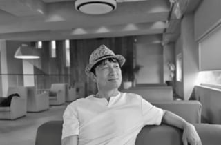 '호프' 조인성 낚아채더니...백마 탄 액션배우, 최대 수혜자 등극