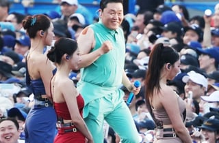 "종아리 피 뽑아"...싸이, 초심 되찾고 '흠뻑쇼' 달리는 이유 [스타이슈]