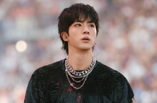 '글로벌 인기·패션 아이콘' 방탄소년단 진, 아이돌픽 62주 연속 1위..전 부문 통합 8주 연속 1위